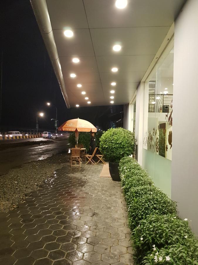 Golden Apple Hotel - Airport Phnom Penh Exterior photo