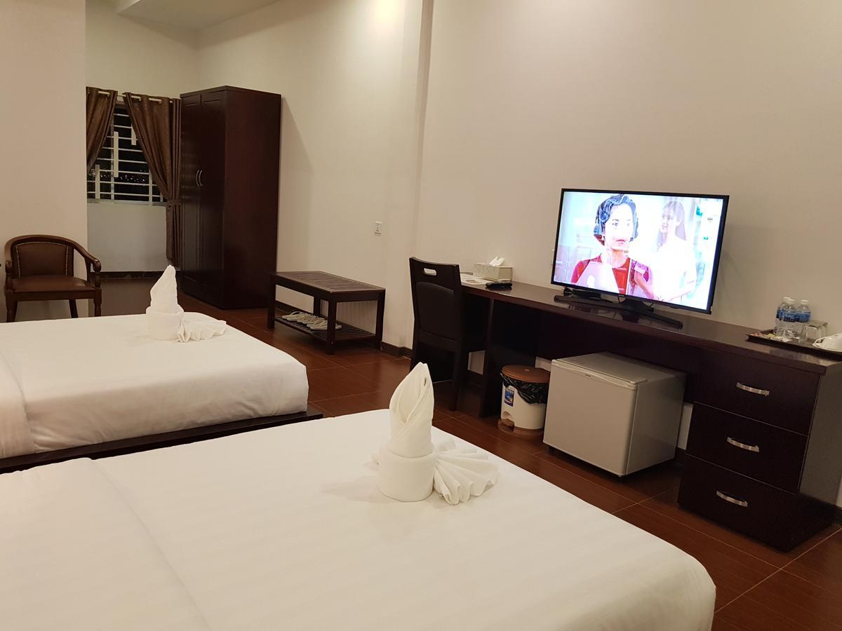 Golden Apple Hotel - Airport Phnom Penh Exterior photo